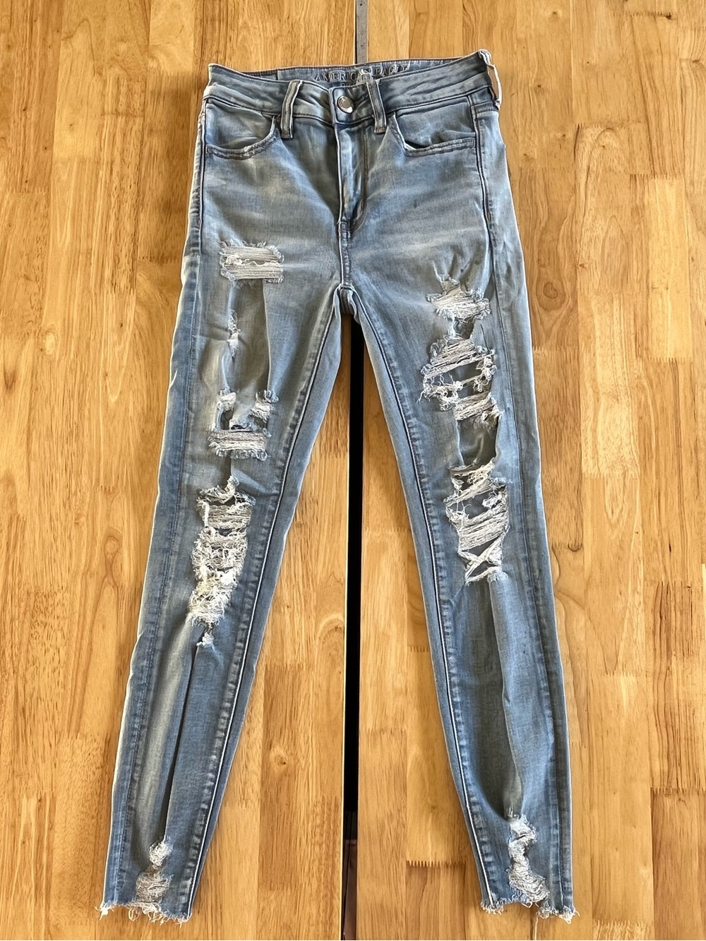 American Eagle Outfitters Light Blue Distressed Skinny Jeans